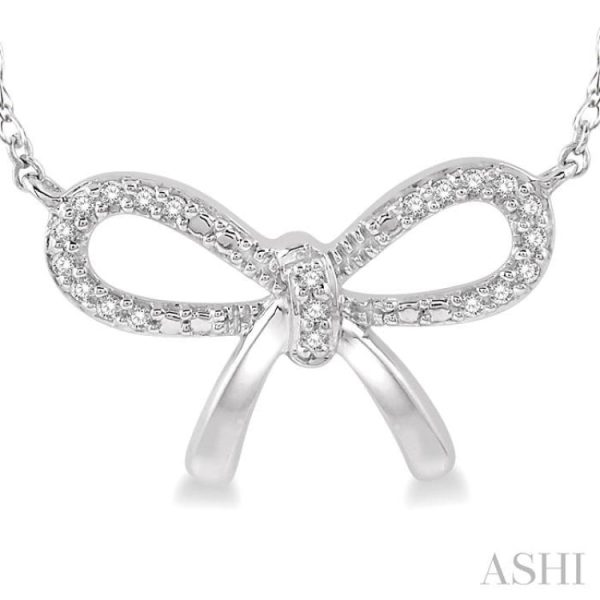 1 20 Ctw Bow Tie Round Cut Diamond Necklace in 10K White Gold For Cheap